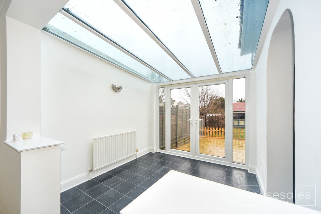 Property photo 3 of 22