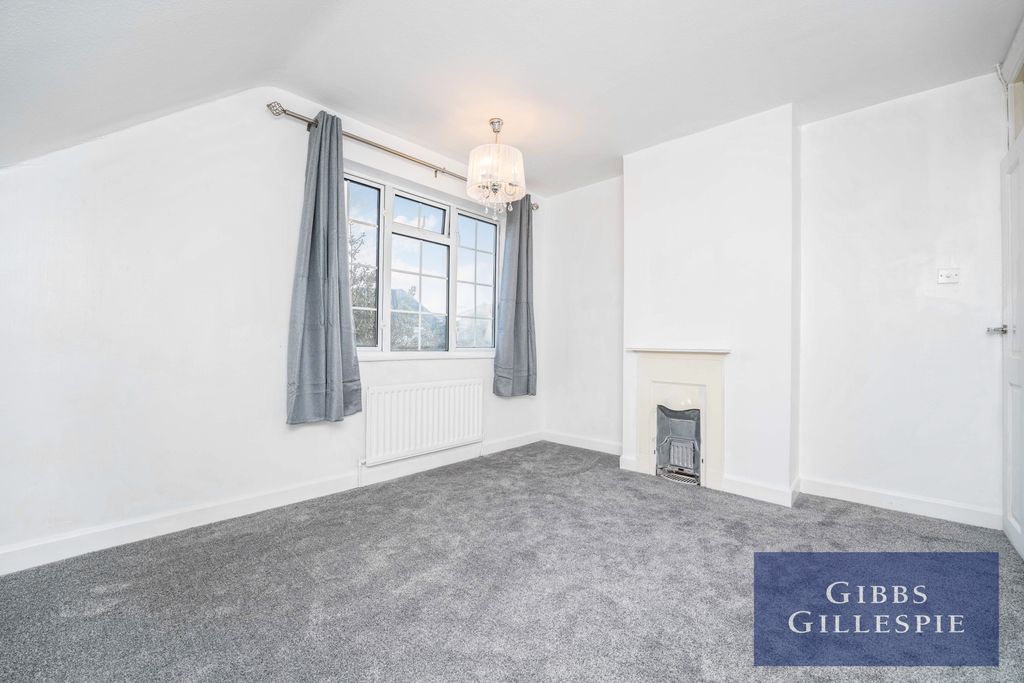 Property photo 2 of 9 4 - c89E3d05-Ac48-Ec