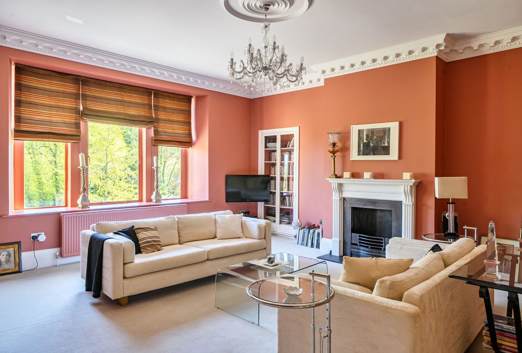 Property photo 2 of 17 Sitting Room