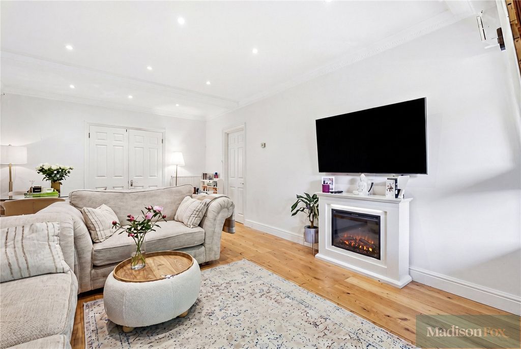 Property photo 2 of 18 Picture No. 06