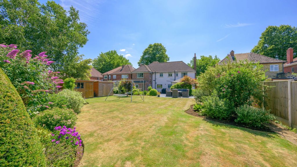 Property photo 2 of 39