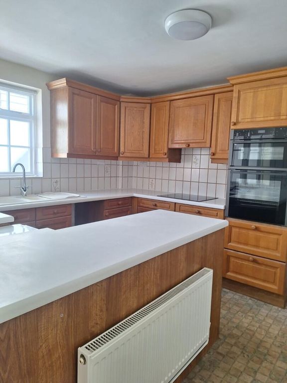 Property photo 2 of 14 Kitchen