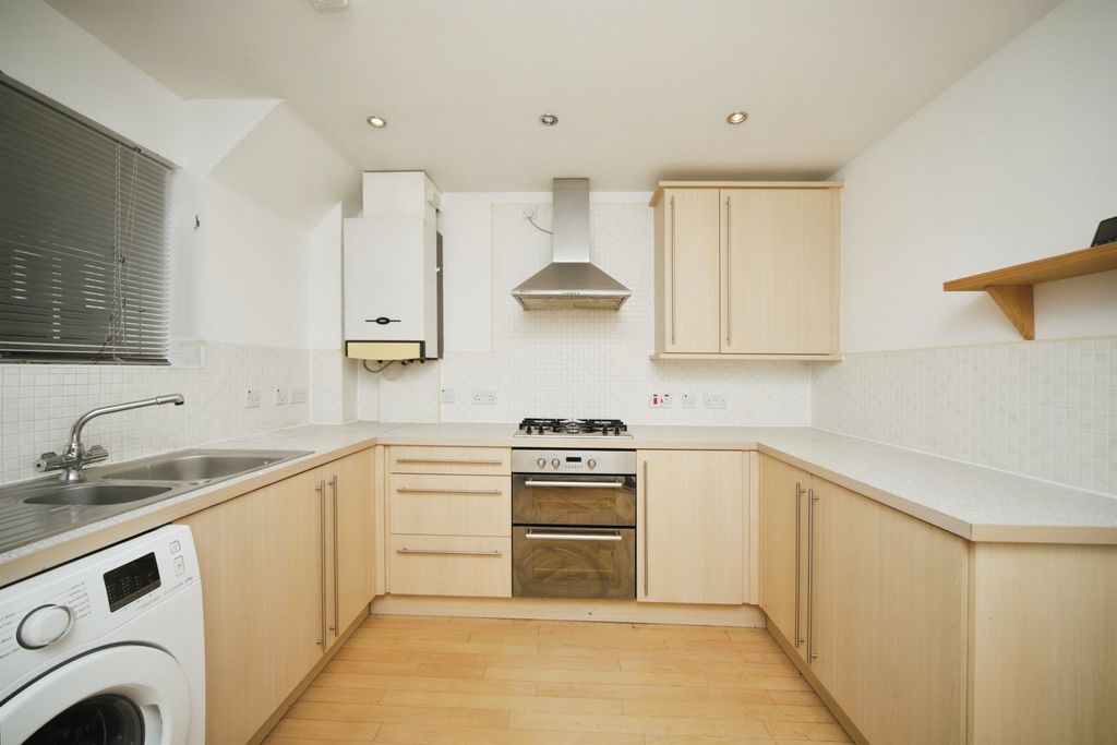 Property photo 2 of 13