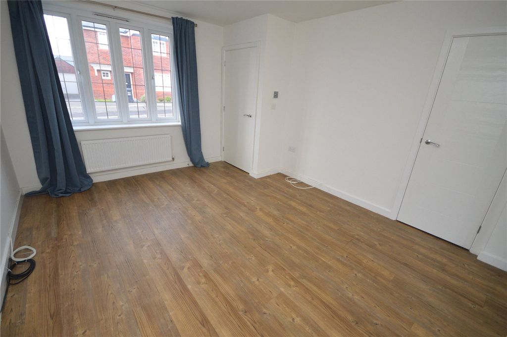 Property photo 2 of 14 Lounge