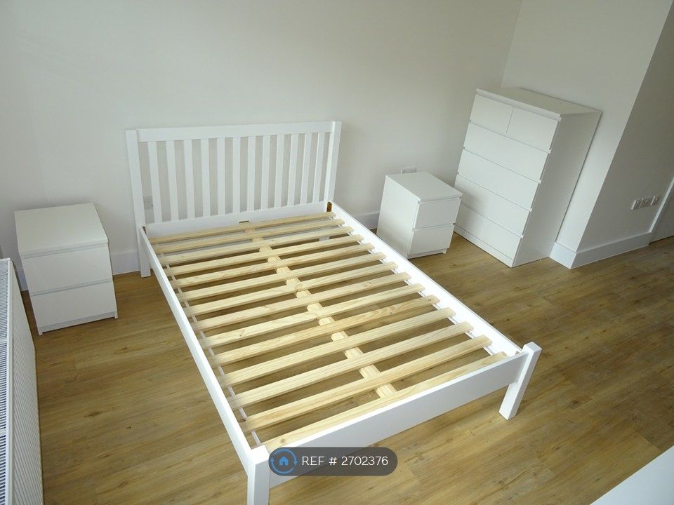 Property photo 3 of 9 Room d