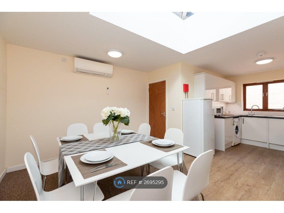 Property photo 3 of 18 Place To Eat