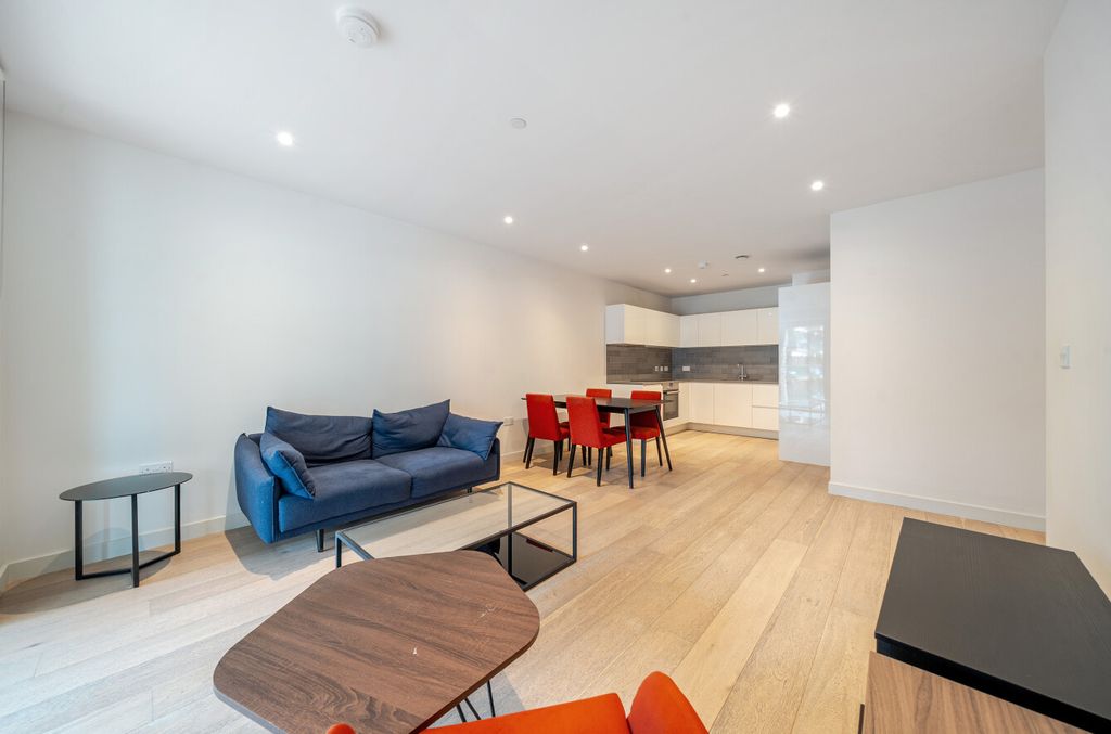 Property photo 3 of 28 1306324-16-684Af3...
