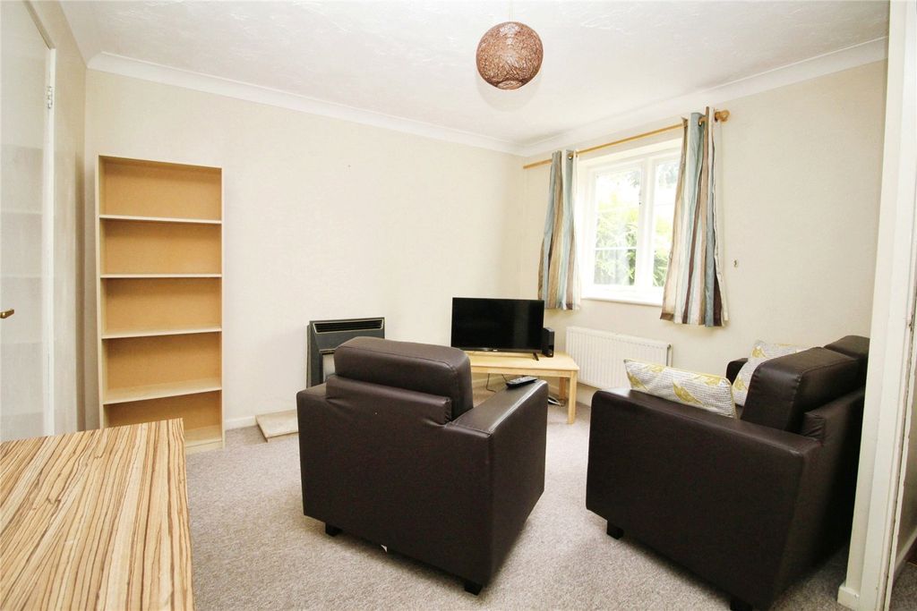 Property photo 2 of 9 Lounge