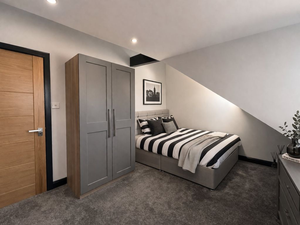 Property photo 3 of 6 Bedroom