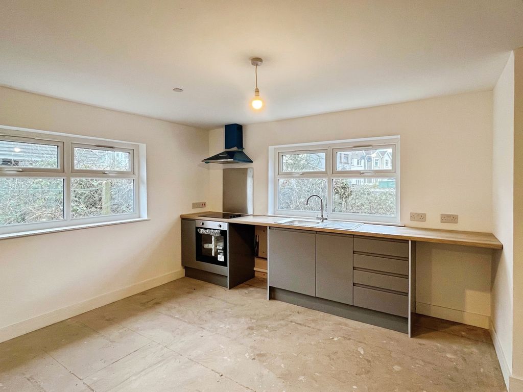 Property photo 2 of 7 Kitchen