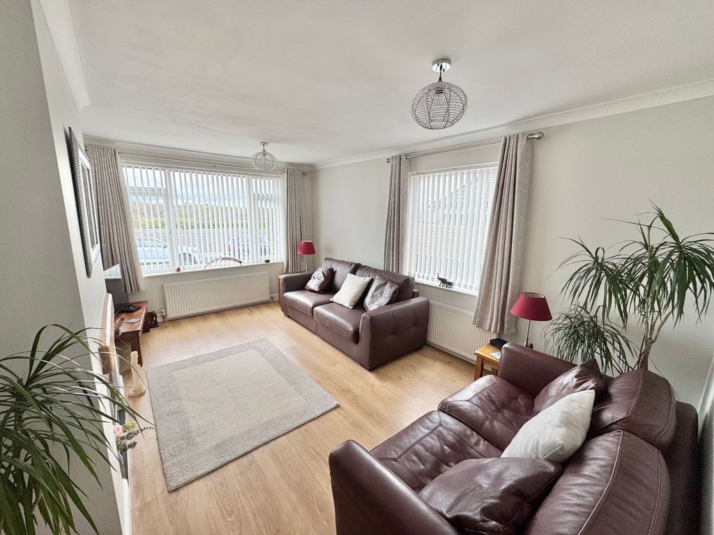 Property photo 3 of 20 Sitting Room