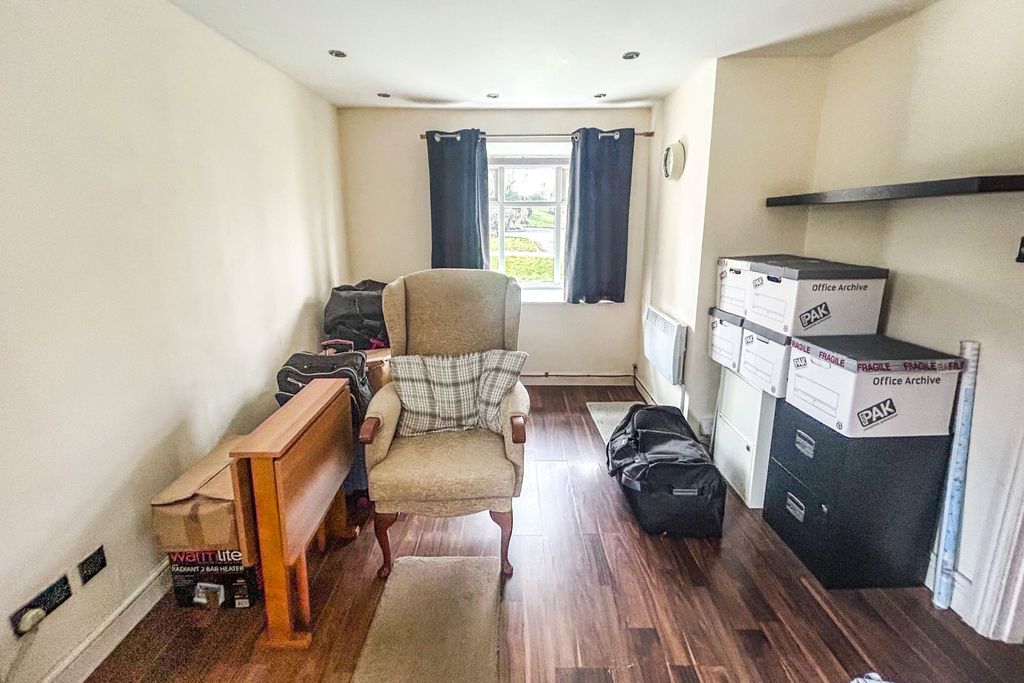 Property photo 2 of 9 137 Ragees Road, Kingswinford, West Midlands, Dy6 8Nq