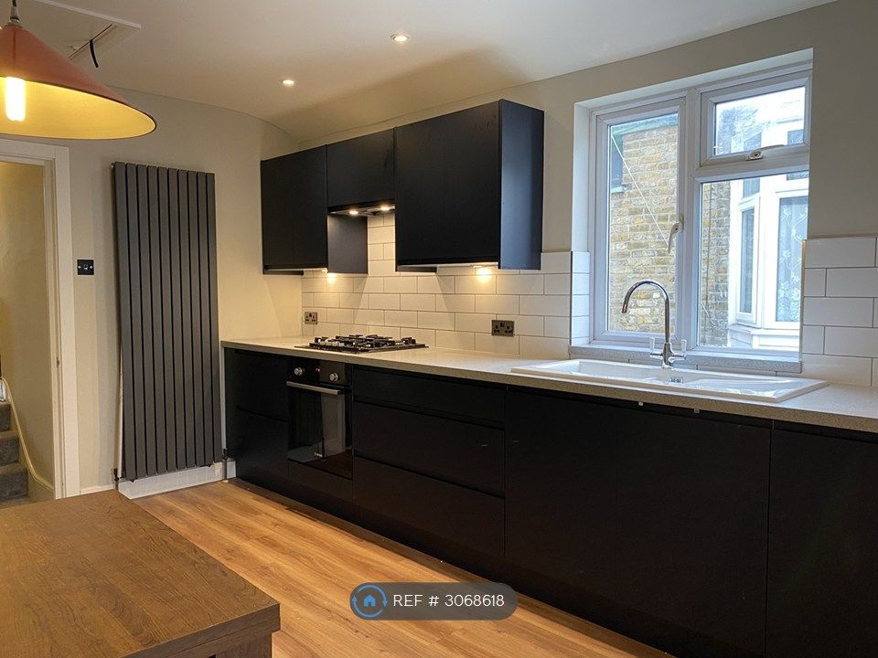 Property photo 2 of 20 Kitchen