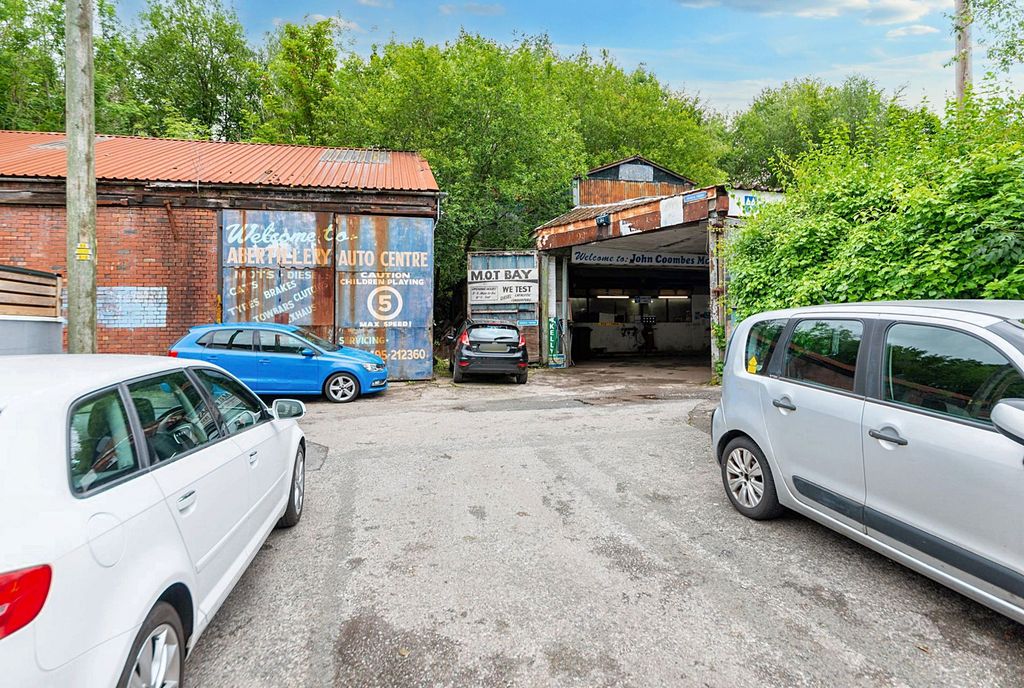 Property photo 3 of 7