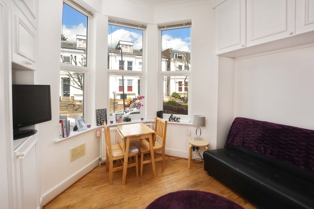 Property photo 2 of 8