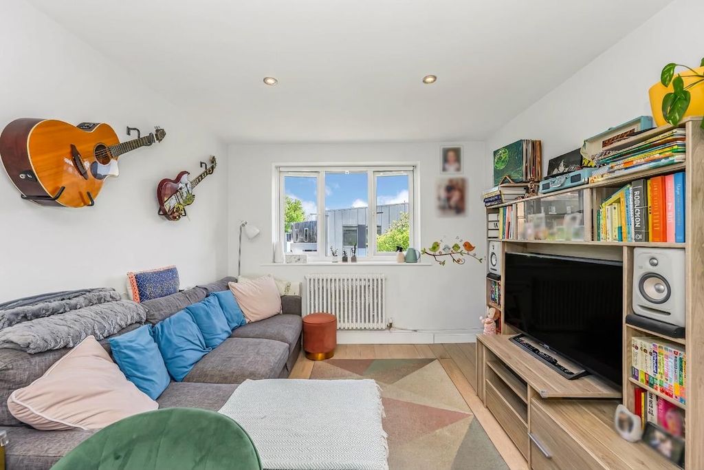 Property photo 3 of 19