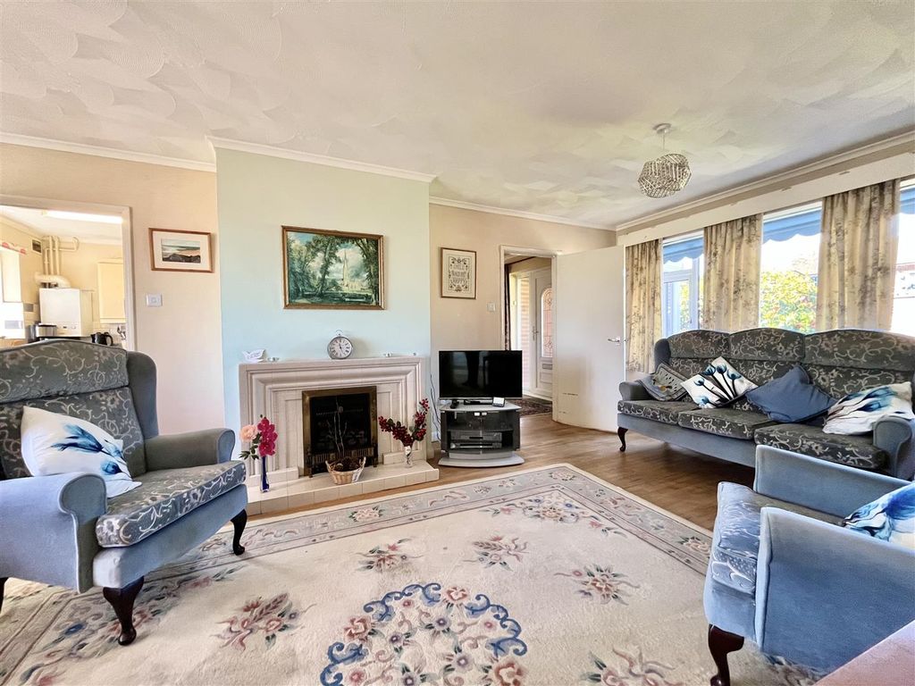 Property photo 2 of 29