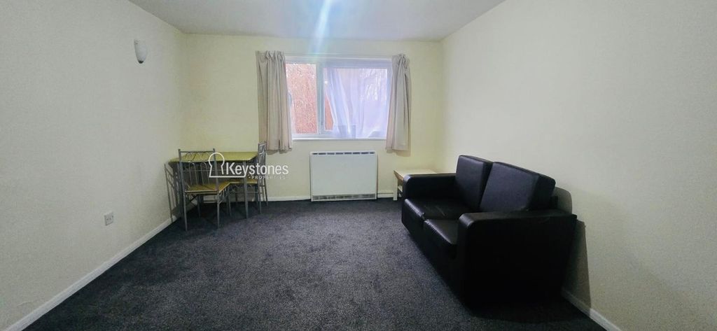 Property photo 3 of 14 Photo 7