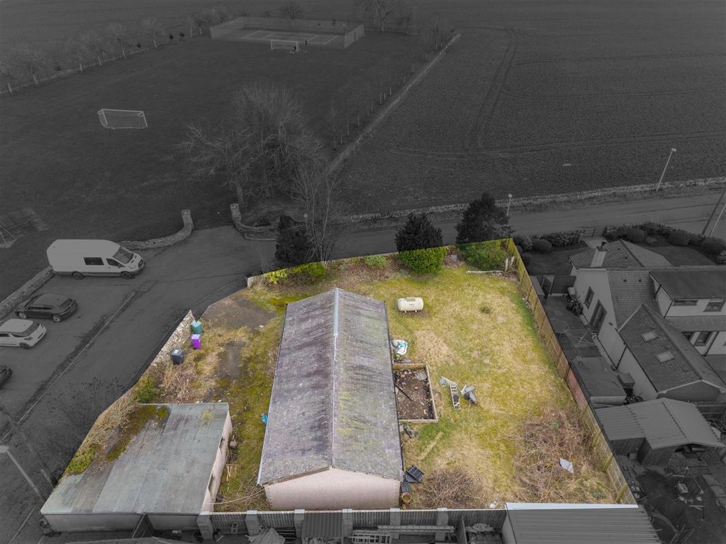 Property photo 2 of 15 The Bungalow Leoch Road Auchterhouse Outlines-2.J