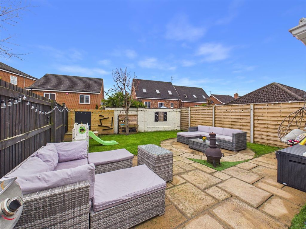 Property photo 3 of 18 Outside