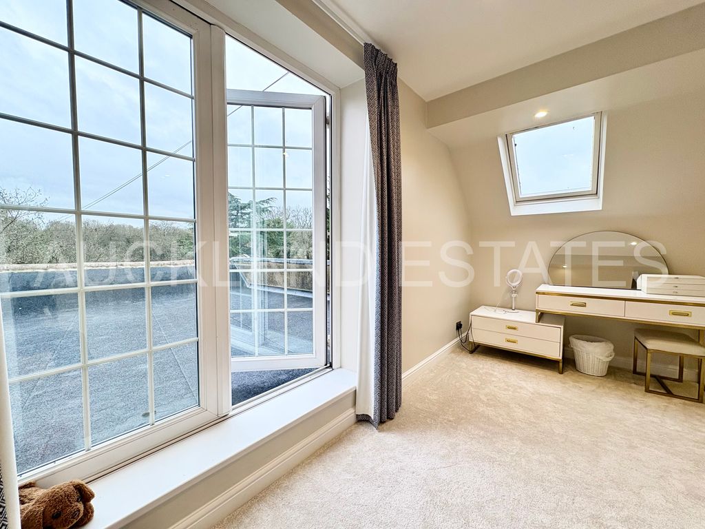 Additional image 25 of 5 bed detached house for saleFoxes Lane, Brookmans Park AL9