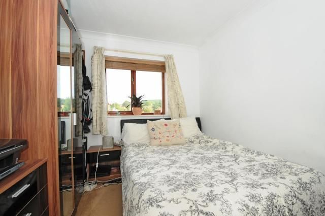 Property photo 3 of 10 Bedroom
