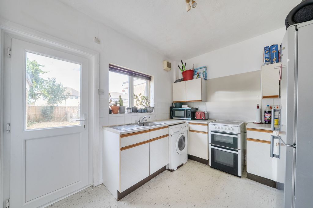 Property photo 2 of 17 Kitchen
