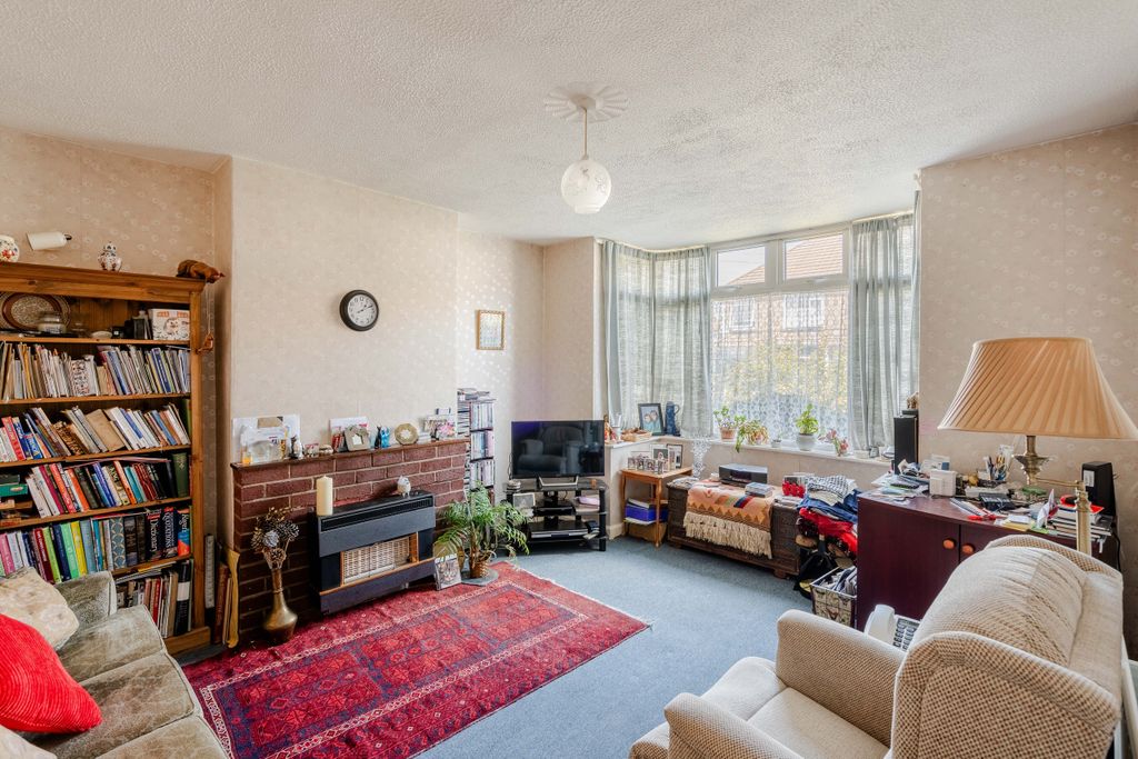 Property photo 3 of 17 2