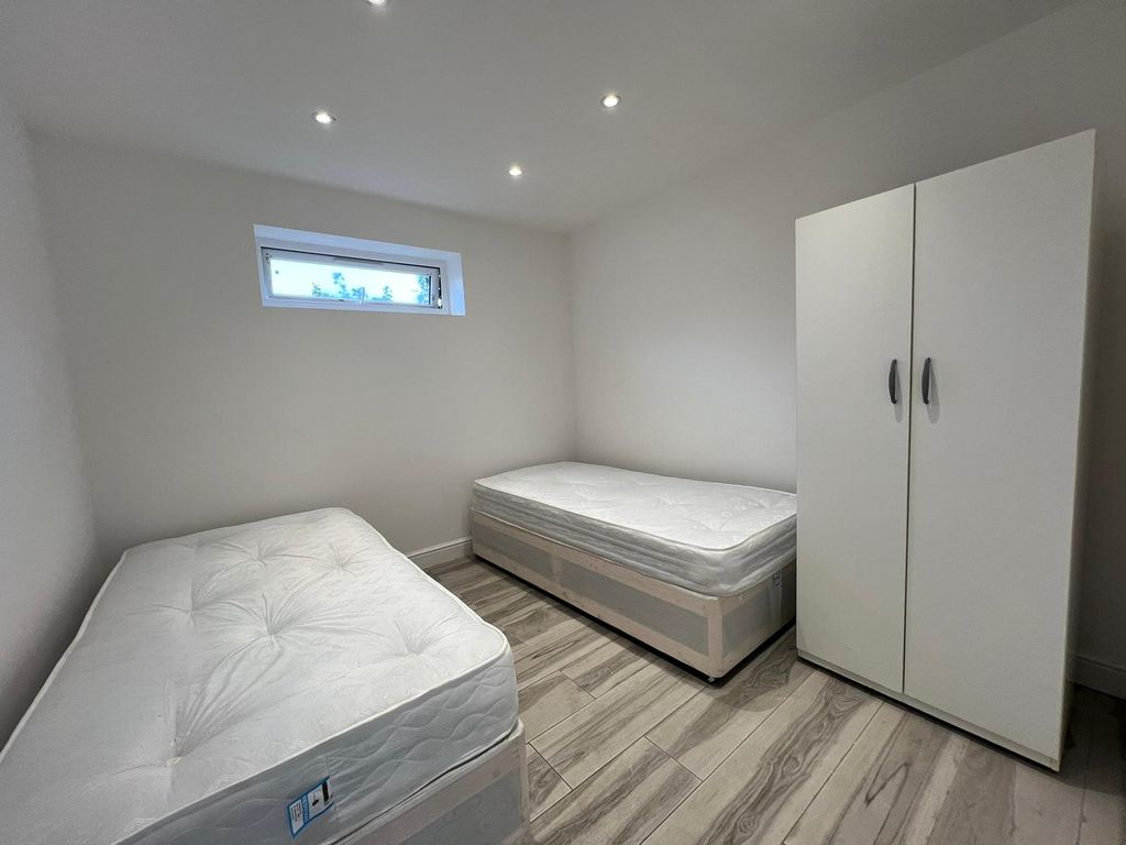 Property photo 3 of 9 Gallery