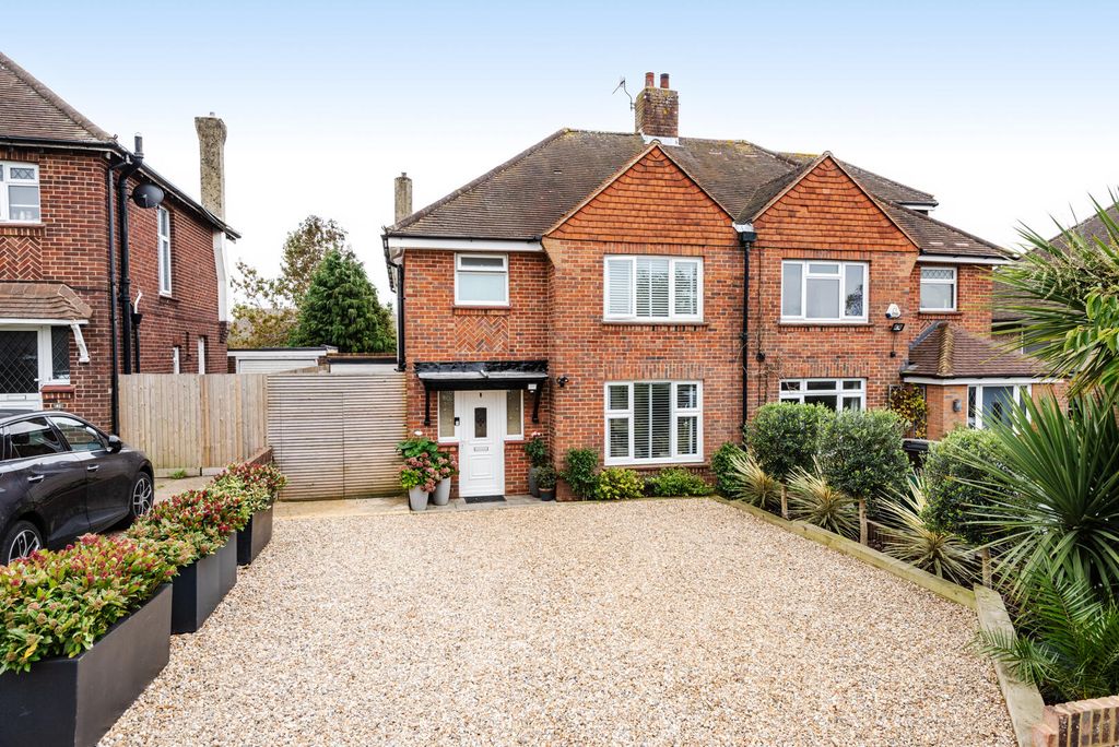 Property photo 1 of 17 Front (Exterior)