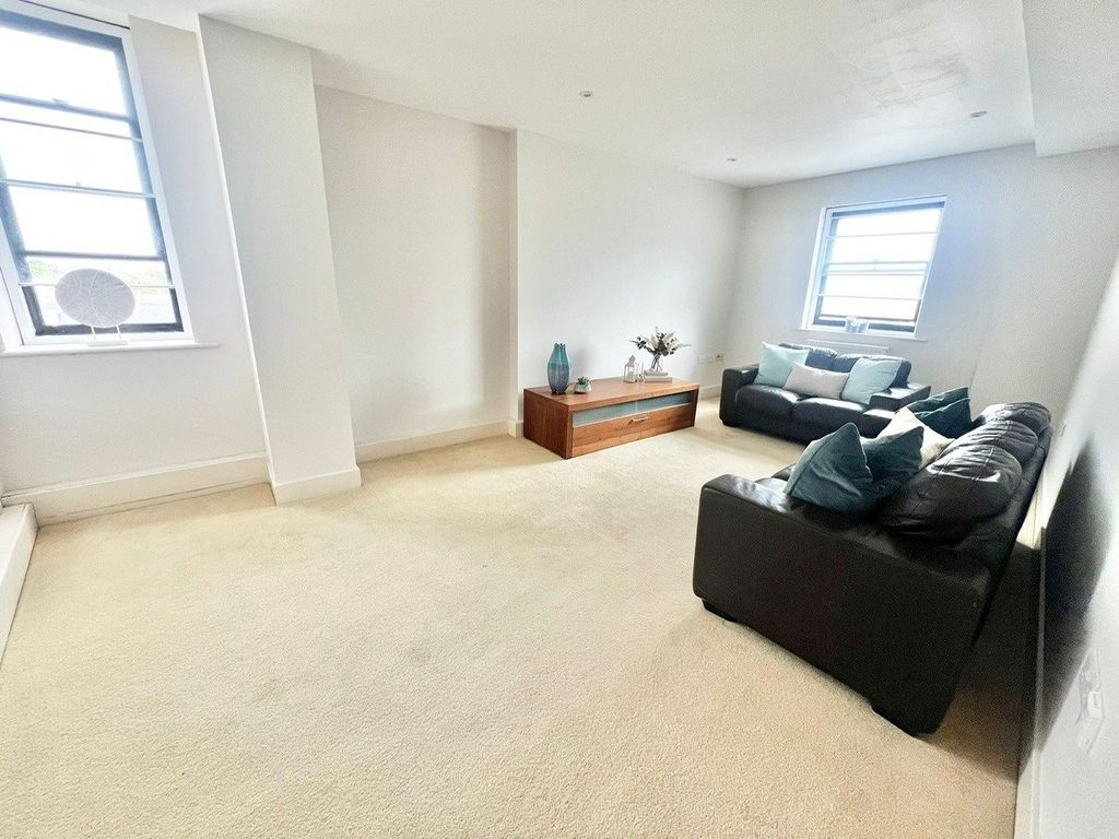 Property photo 2 of 11 Picture No. 21
