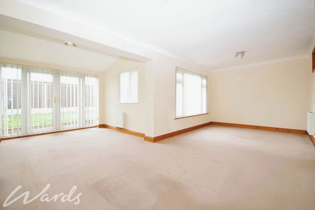 Property photo 2 of 8 Lounge