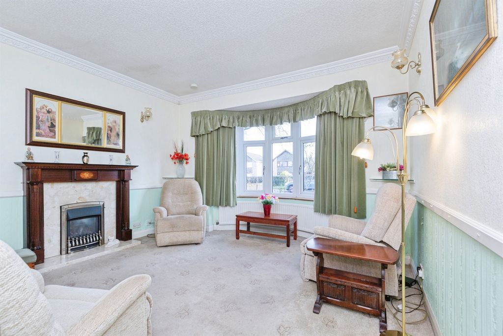 Property photo 2 of 17