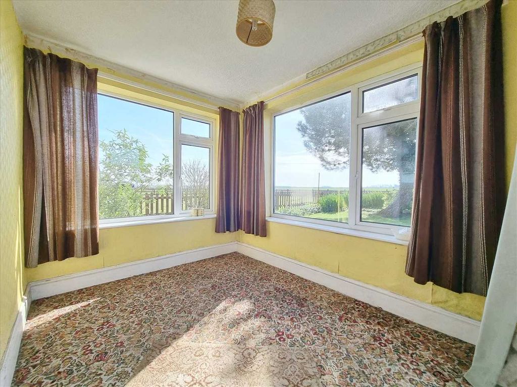 Property photo 2 of 15 Garden Room: