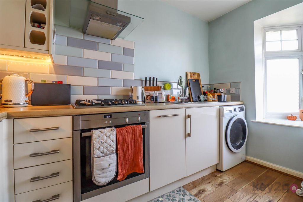 Property photo 3 of 16 Img_6023.Jpg