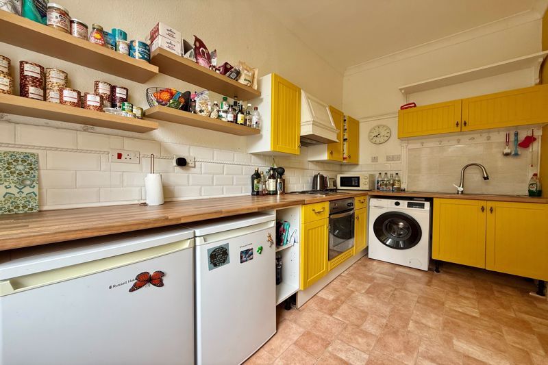 Property photo 3 of 12 12' Kitchen