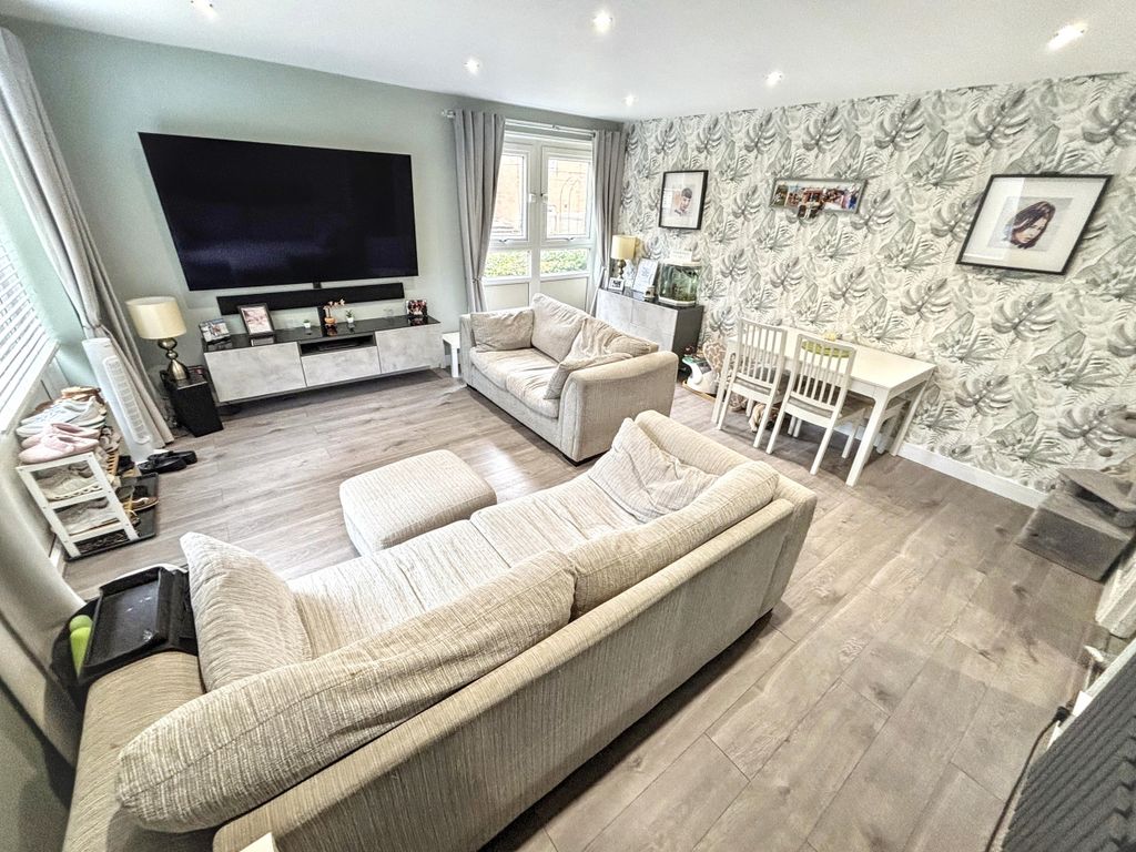 Property photo 3 of 14 Img_4433