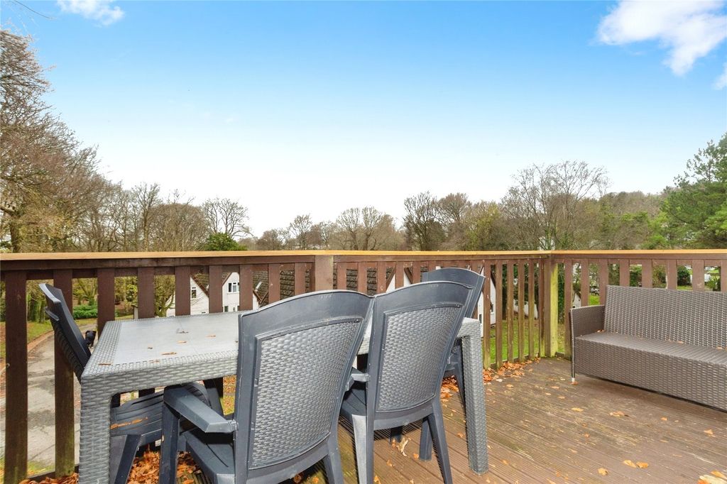 Property photo 3 of 19 Balcony