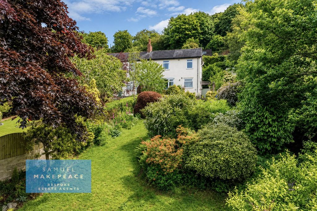 Property photo 1 of 30 Stunning Two Bedroom Semi Detached Property With Beautiful Gardens And Summerhouse