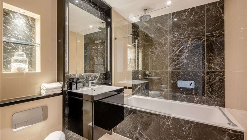 Property photo 1 of 8 Bathroom