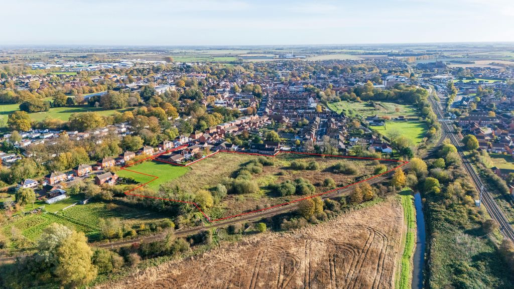 Property photo 1 of 4 CV23_Woodmoore_251030With Red Outline.Jpg