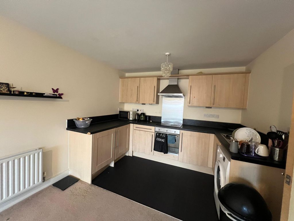 Property photo 2 of 6