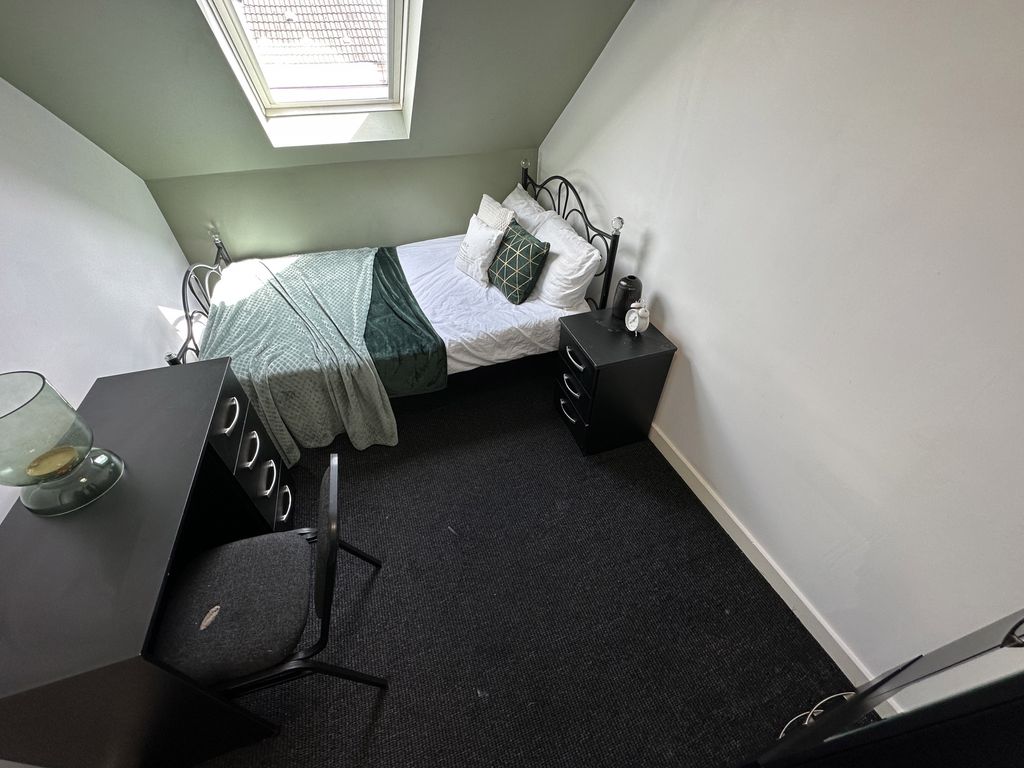 Property photo 3 of 17 3-File_1025