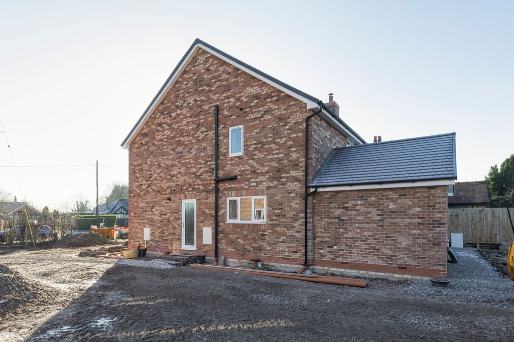 Property photo 3 of 9