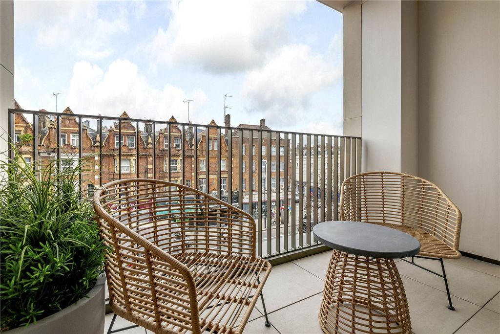 Property photo 3 of 11 Picture No. 13