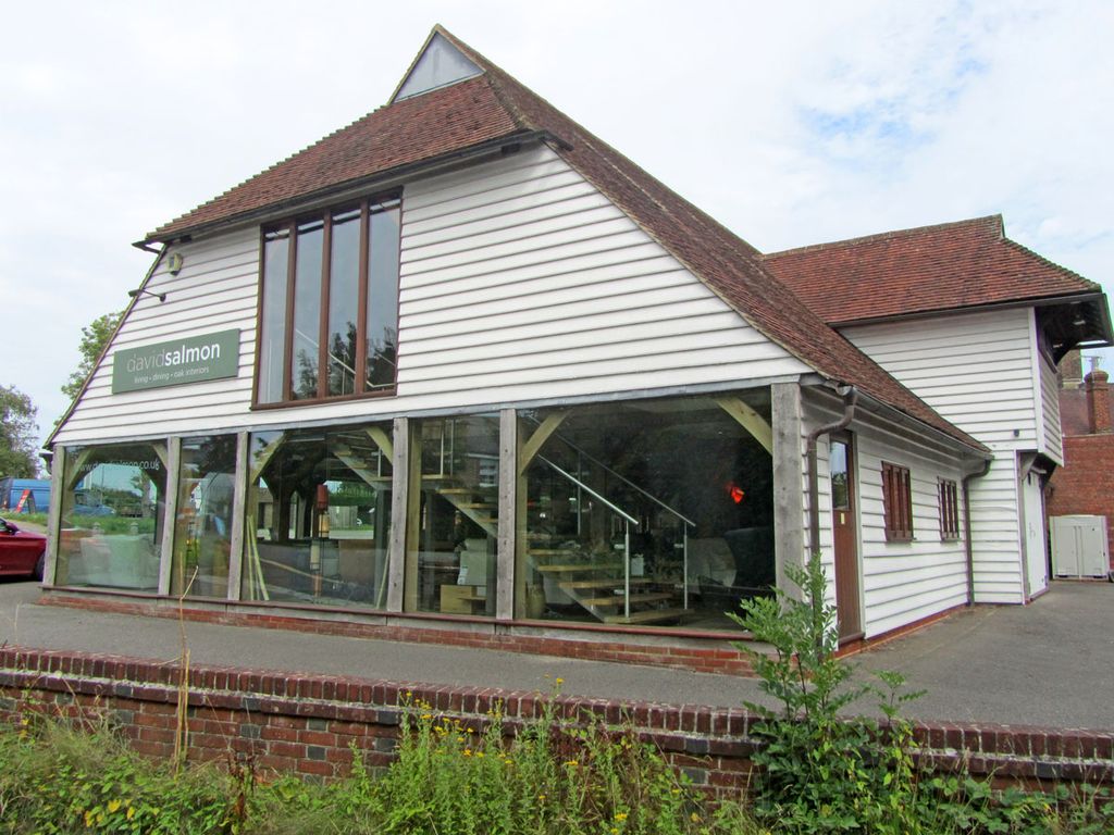 Property photo 2 of 8 Wealden House, Heathfield