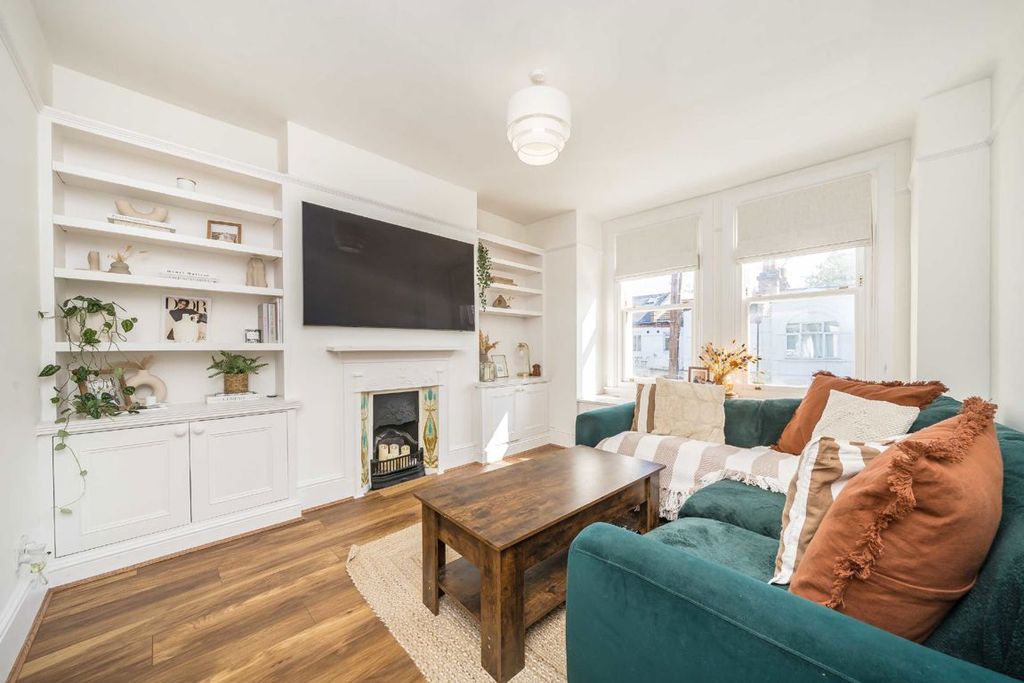 Property photo 2 of 8