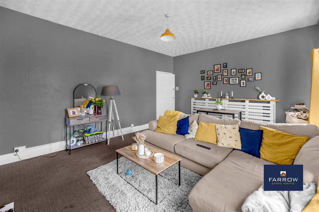 Property photo 3 of 15 Living Room