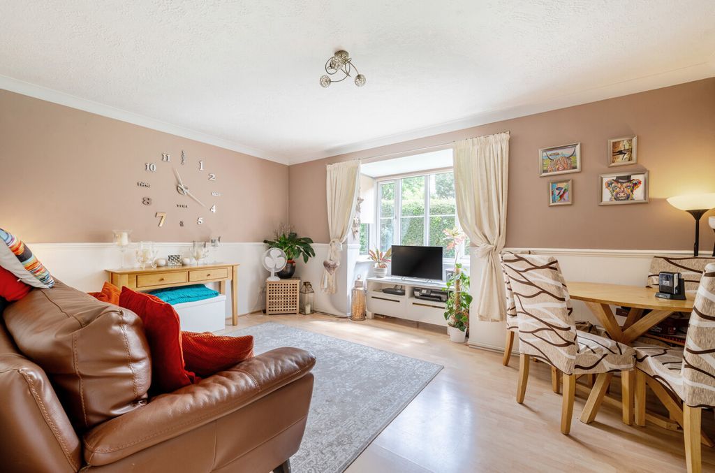 Property photo 3 of 10 1298644-4-6838383...