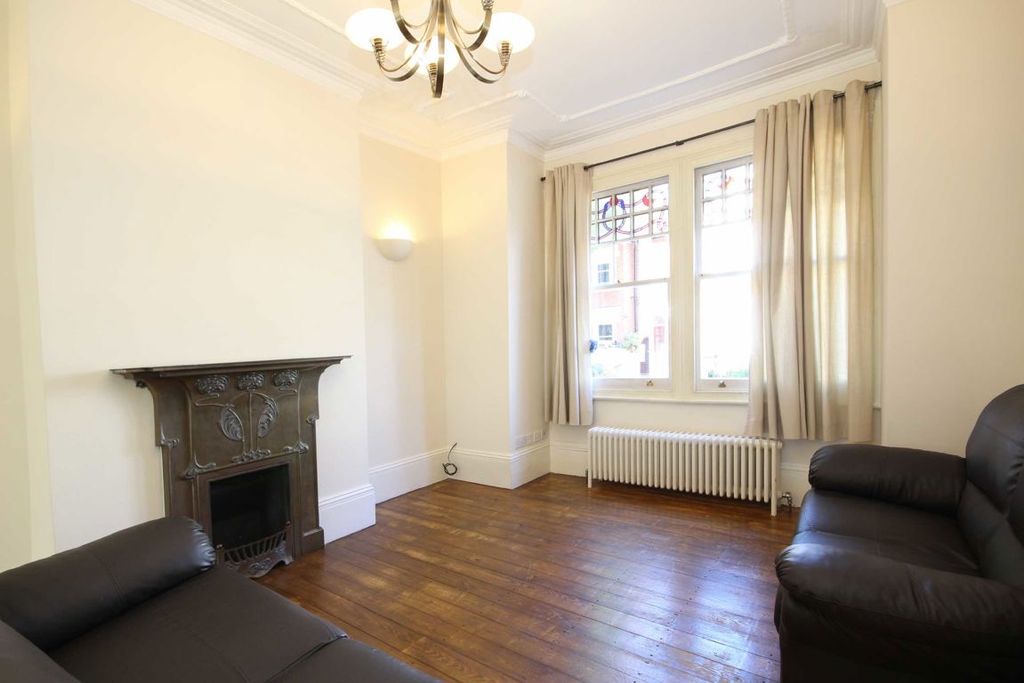 Property photo 2 of 9